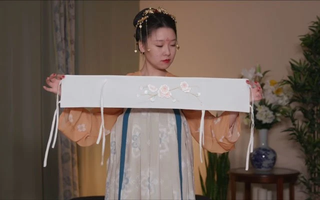 How to Wear Hanfu (2) - Tang Dynasty Qixiong Ruqun