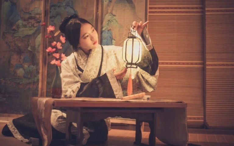 How to Wear Hanfu - Quju Shenyi