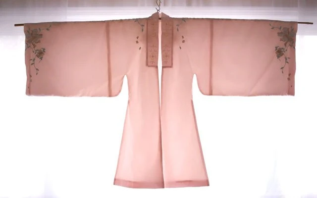 How to Wear Hanfu (7): Ming Dynasty Jiaoling Aoqun