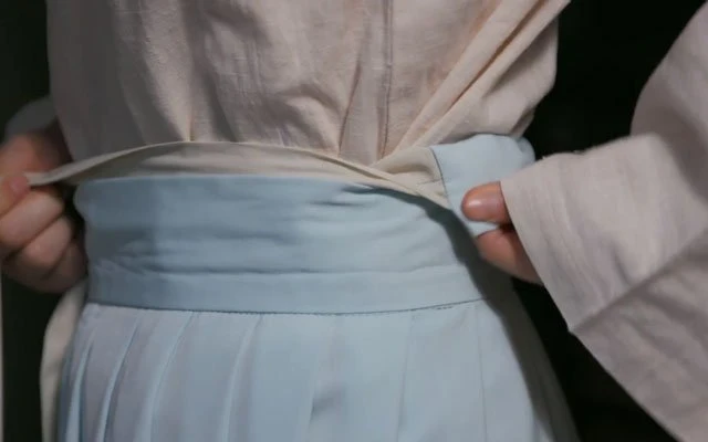 How to Wear Hanfu (7): Ming Dynasty Jiaoling Aoqun