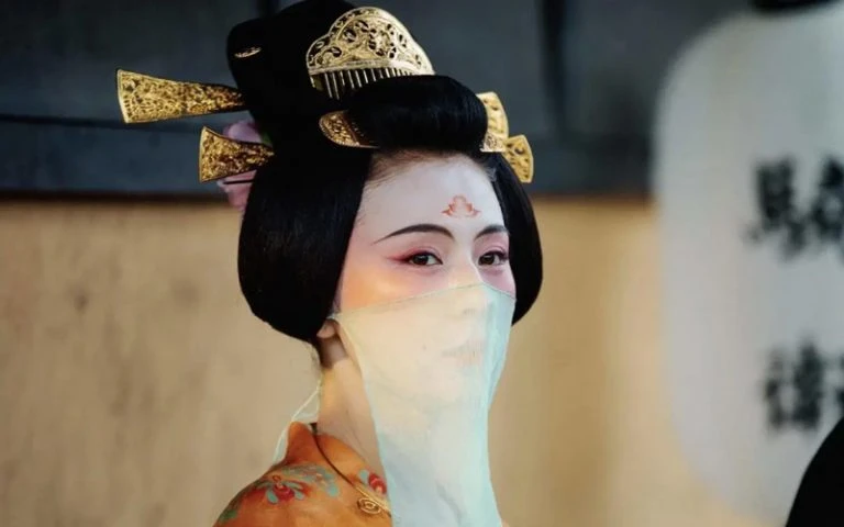 Huadian - A Special Hanfu Makeup for Female