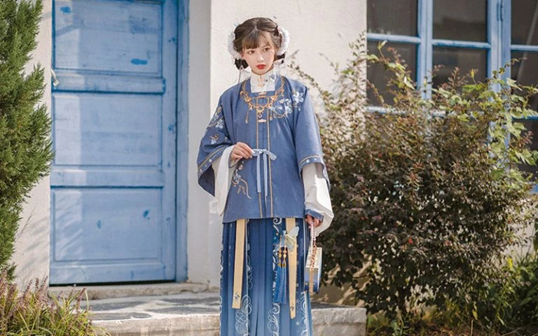 3 Easy Ways To Match Hanfu in Winter