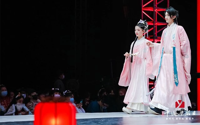 Live photos of Chinese National Costume Day on December 5