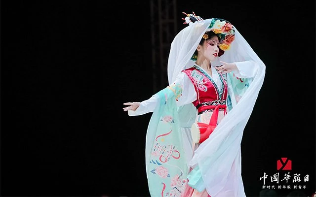 Live photos of Chinese National Costume Day on December 5