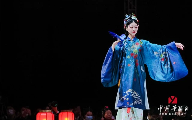 Live photos of Chinese National Costume Day on December 5