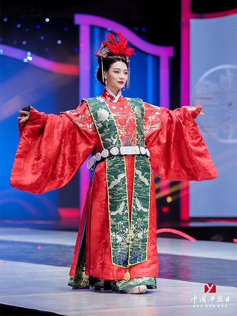 Live photos of Chinese National Costume Day on December 5