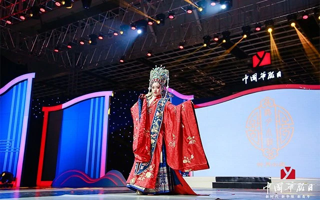 Live photos of Chinese National Costume Day on December 5