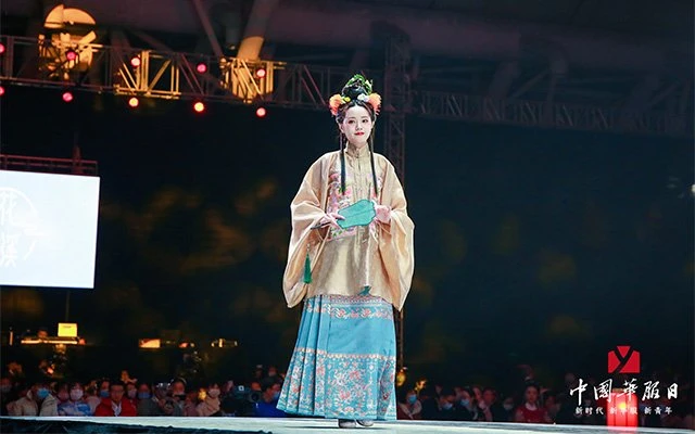 Live photos of Chinese National Costume Day on December 5