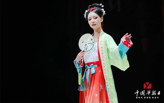Live photos of Chinese National Costume Day on December 5