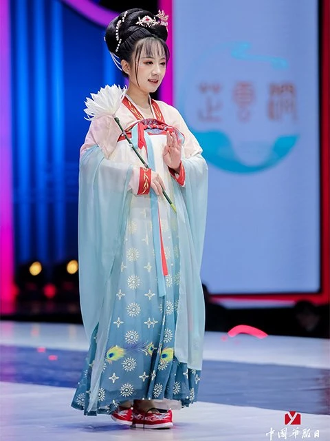 Live photos of Chinese National Costume Day on December 5