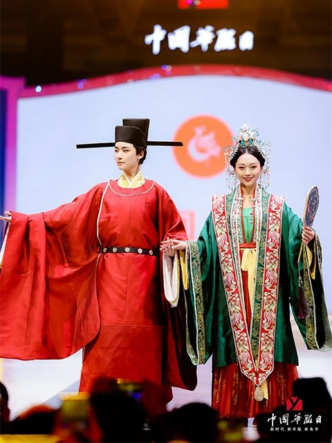 Live photos of Chinese National Costume Day on December 5