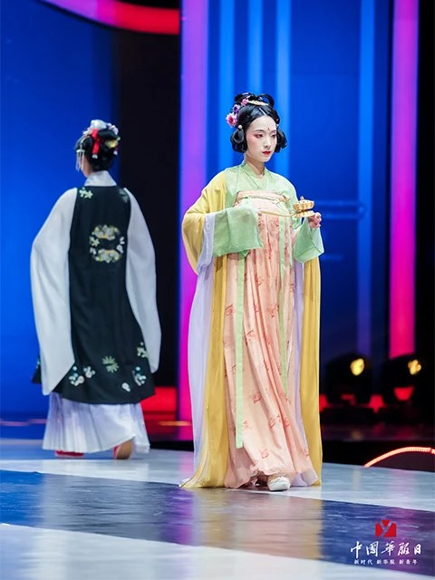 Live photos of Chinese National Costume Day on December 5