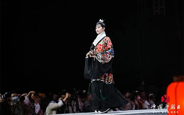 Live photos of Chinese National Costume Day on December 5