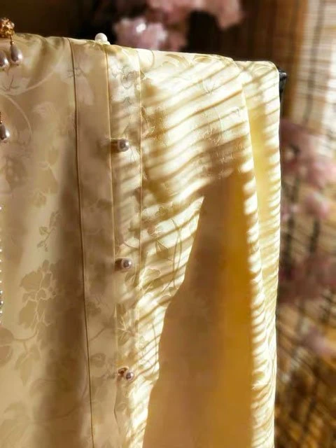 10 Traditional Chinese Colors & 4 Patterns Applied to Hanfu