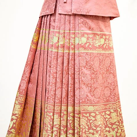 10 Traditional Chinese Colors & 4 Patterns Applied to Hanfu