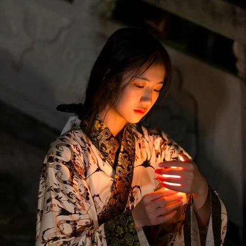 10 Traditional Chinese Colors & 4 Patterns Applied to Hanfu