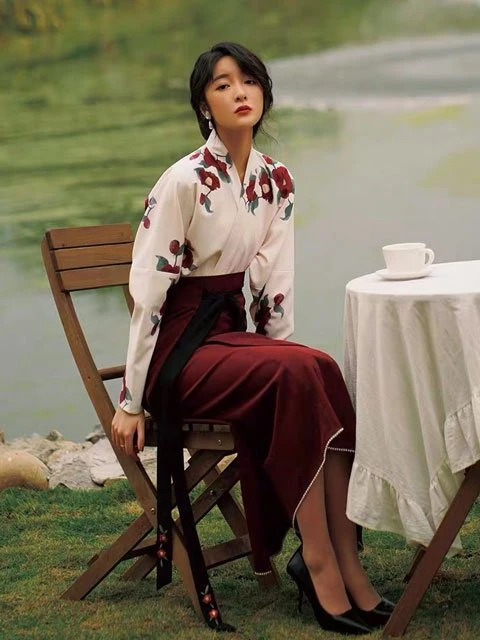 10 Traditional Chinese Colors & 4 Patterns Applied to Hanfu