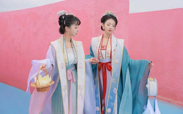 8 Examples of Common Fabrics Used in Hanfu Making