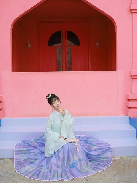 8 Examples of Common Fabrics Used in Hanfu Making