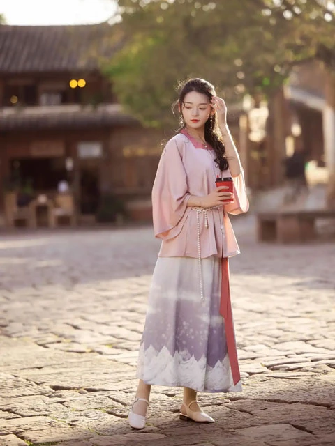 8 Examples of Common Fabrics Used in Hanfu Making