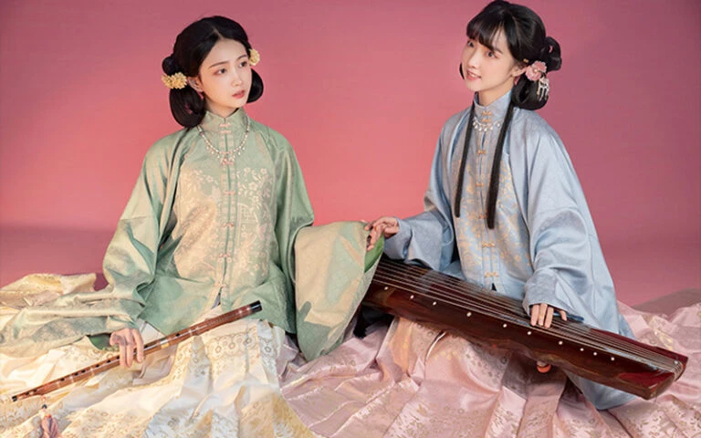 Women’s Clothing Changes During the Ming and Qing Dynasties