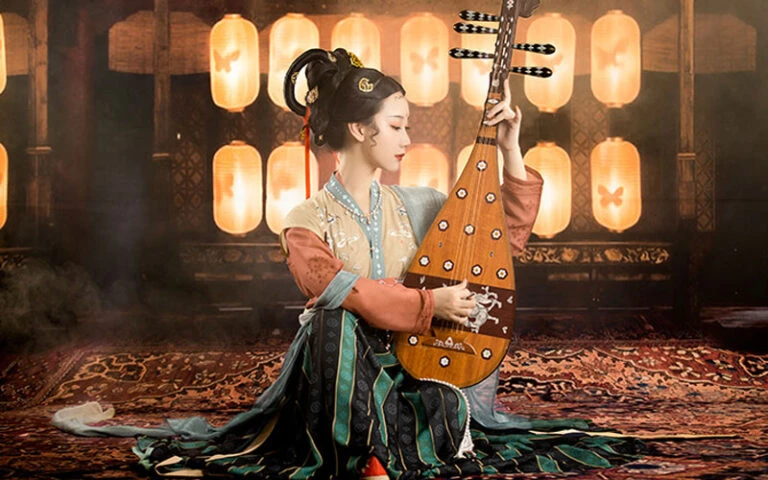 Who Is the First Person to Start a Hanfu Store in China?