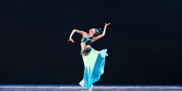 The Profound Meaning of Classical Chinese Dance