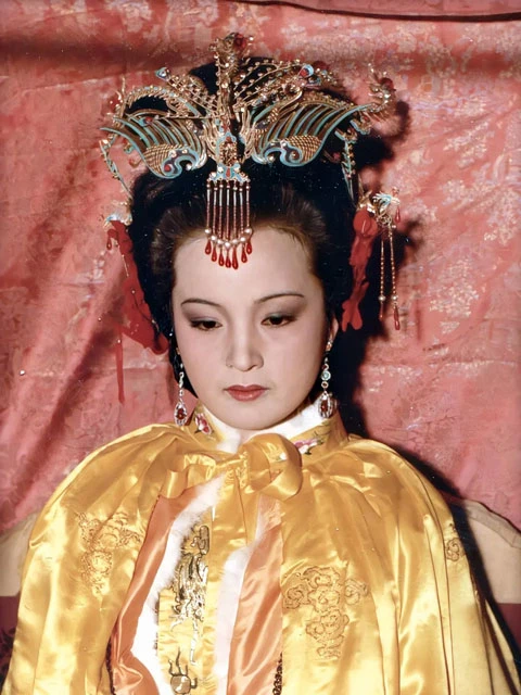 The Hanfu Aesthetics in the Dream of the Red Chamber (1987)