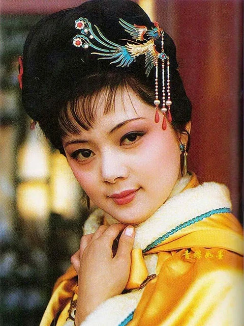 The Hanfu Aesthetics in the Dream of the Red Chamber (1987)