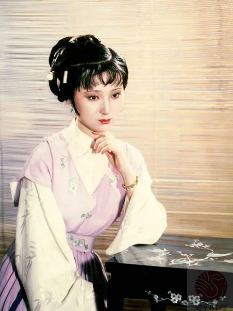 The Hanfu Aesthetics in the Dream of the Red Chamber (1987)