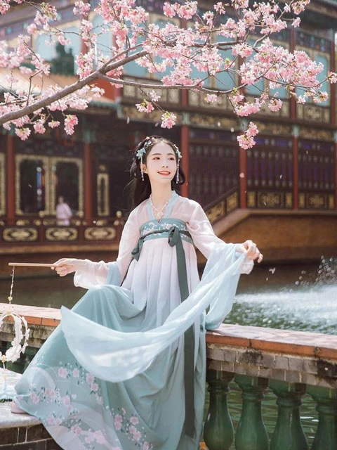 Essential Tips on How to Choose Hanfu for Newcomers