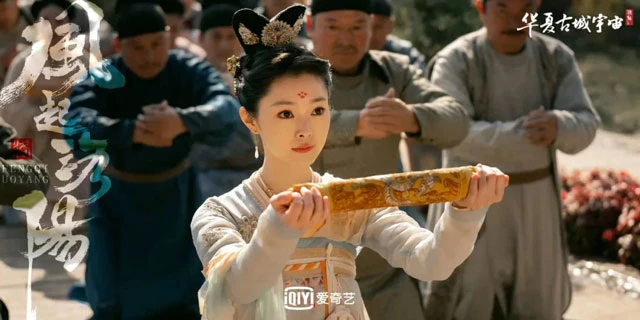 Song Yi Surprised Everyone Again! With Her Stunning Ancient Costume Look