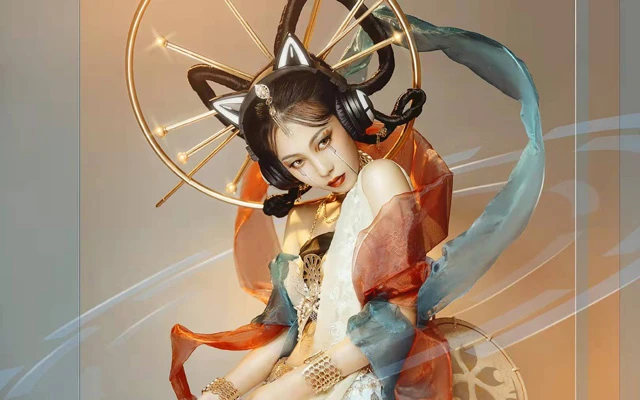 Hanfu in 2077? Post-95 Girl Made Cyberpunk Style Chinese Clothes