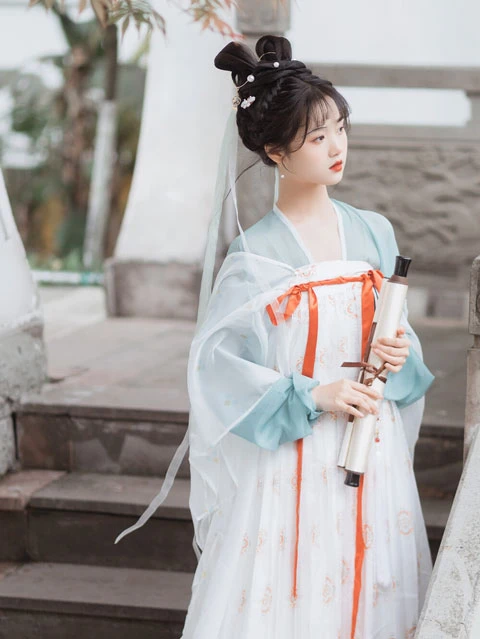 Hanfu vs Qipao, Cheongsam: What’s the Difference?