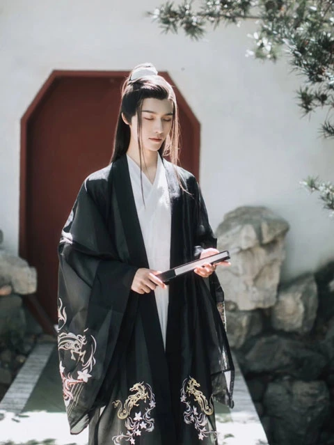 Hanfu vs Qipao, Cheongsam: What’s the Difference?