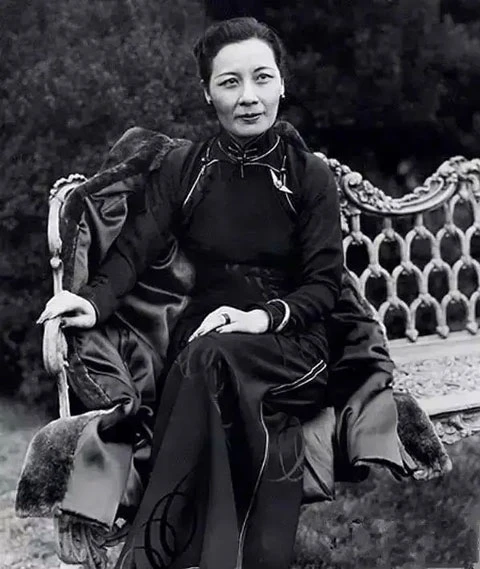 The Origin of Cheongsam and Chinese Women Is the Memory of Stunning Times