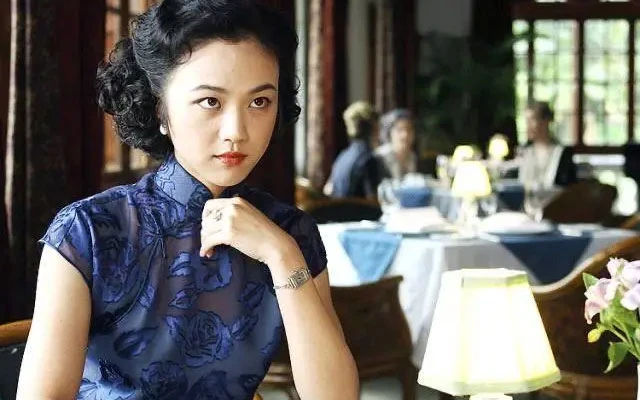 The Origin of Cheongsam and Chinese Women Is the Memory of Stunning Times