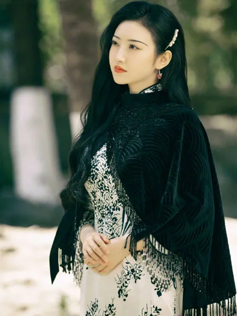 Cdrama Rattan: Hightlight and Cheongsam Look Analysis