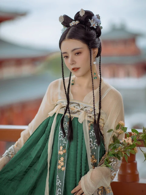 hanfu model Mei Miaomiao 1