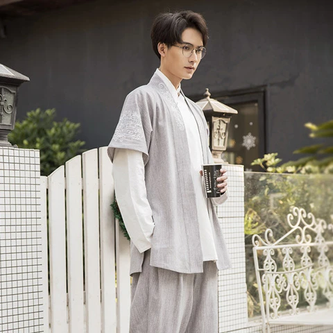 How to Bring Elements of Hanfu into Daily Wear