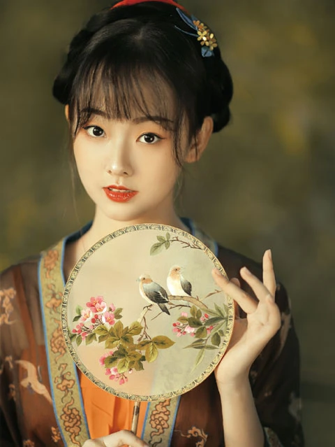 How to Bring Elements of Hanfu into Daily Wear