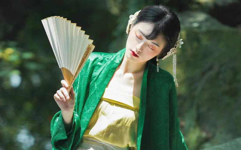 How to Choose Green Hanfu Clothing for Your Spring