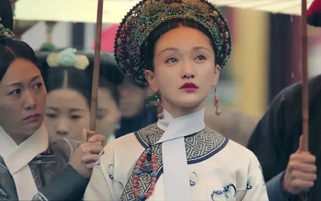 What Is the Name of the White Scarf in the Palace Drama - Ling Jin