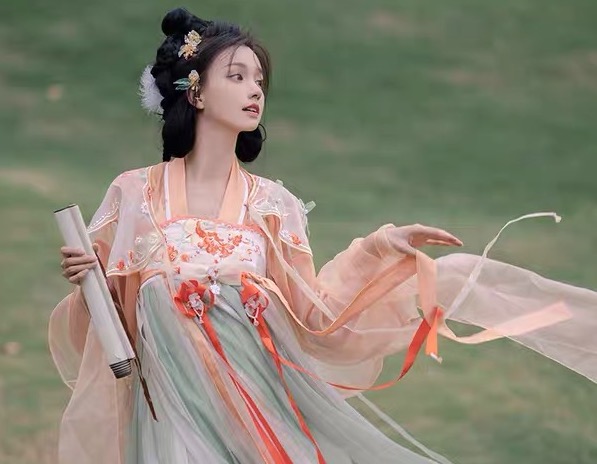 How to Keep Chest-High Hanfu from Falling