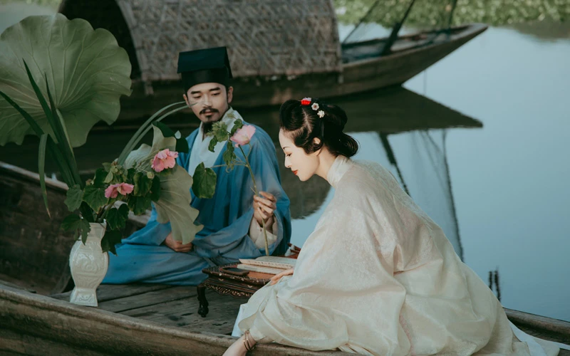 What Is Traditional Chinese Folk Life Like