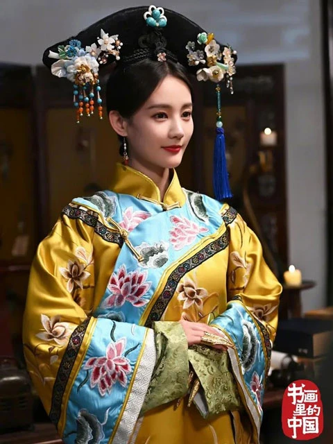 New Trend of Celebrities’ Traditional Costume Styling