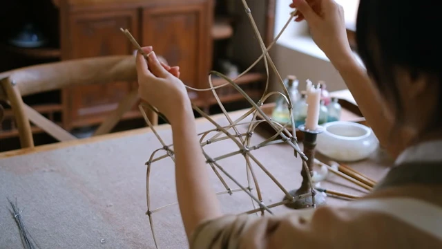 Jiang Xun Qian - Talented Girl That Focuses on the Traditional Cuisine and Crafts
