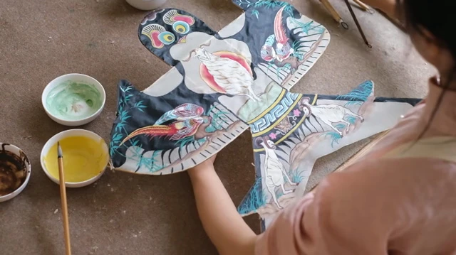 Jiang Xun Qian - Talented Girl That Focuses on the Traditional Cuisine and Crafts