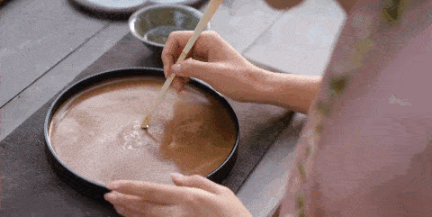 Jiang Xun Qian - Talented Girl That Focuses on the Traditional Cuisine and Crafts