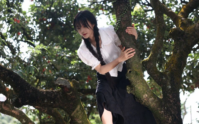 Jiang Xun Qian - Talented Girl That Focuses on the Traditional Cuisine and Crafts